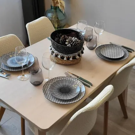 דירה Large 2-room Like A Cocoon ניס