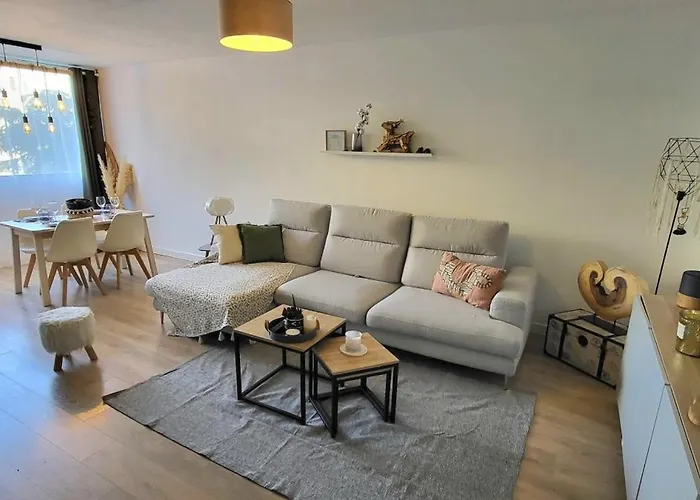 Large 2-room Like A Cocoon Lejlighed Nice